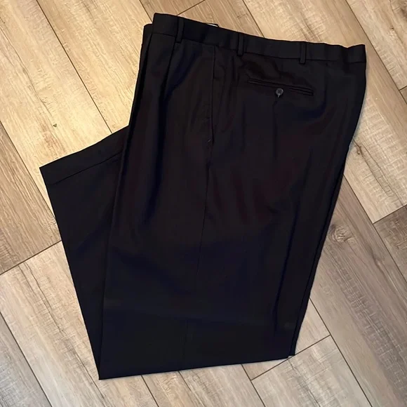 Big and tall men’s suit - Picture 1 of 8